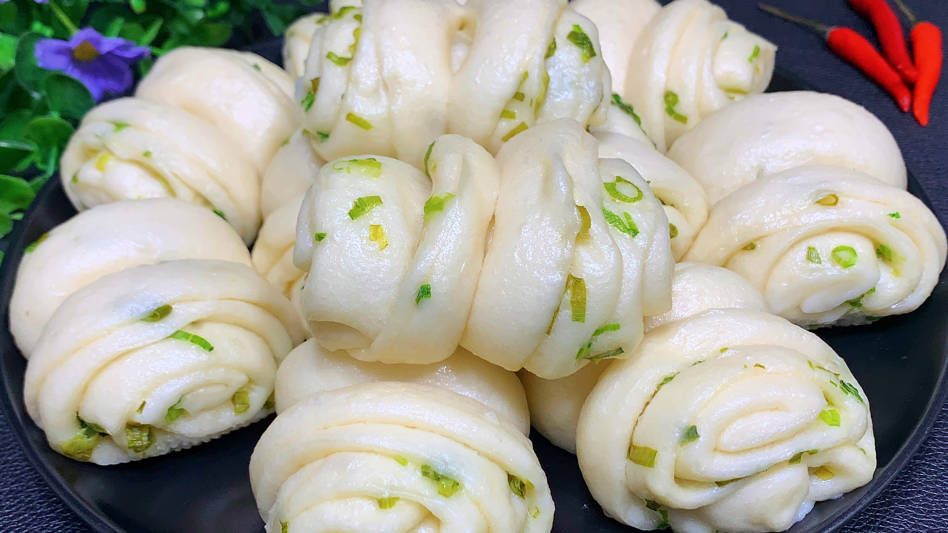 葱花花卷简单好吃的做法，不用发面，多加这2步，蓬松暄软真美味