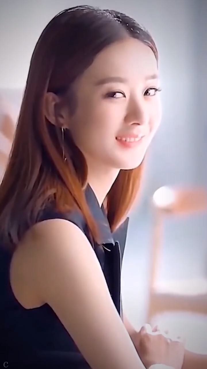 赵丽颖这一个眨眼谁能不心动呢