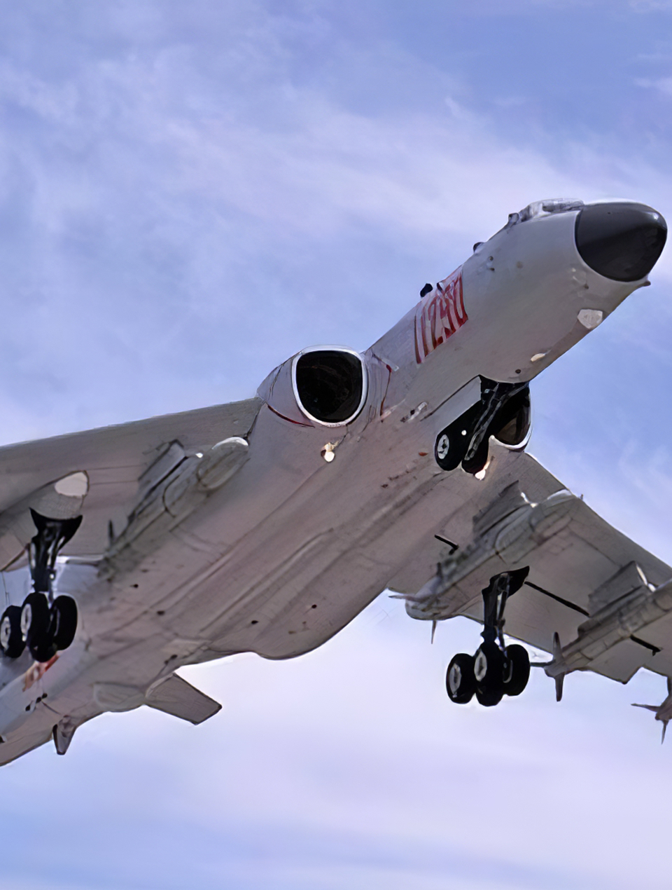 中国正式官宣,解放军轰6k空射新型高超弹,火力覆盖美军关岛基地