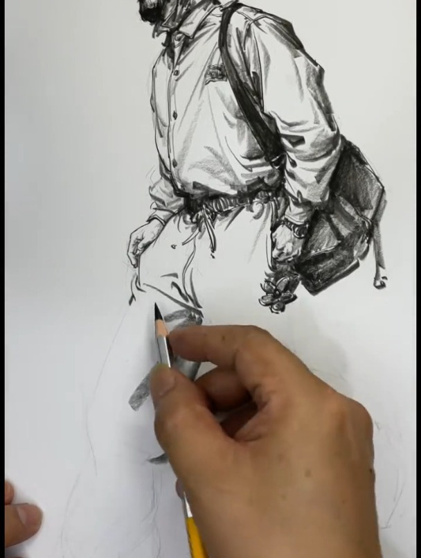 志雄速写教学:不贴形就放飞自我