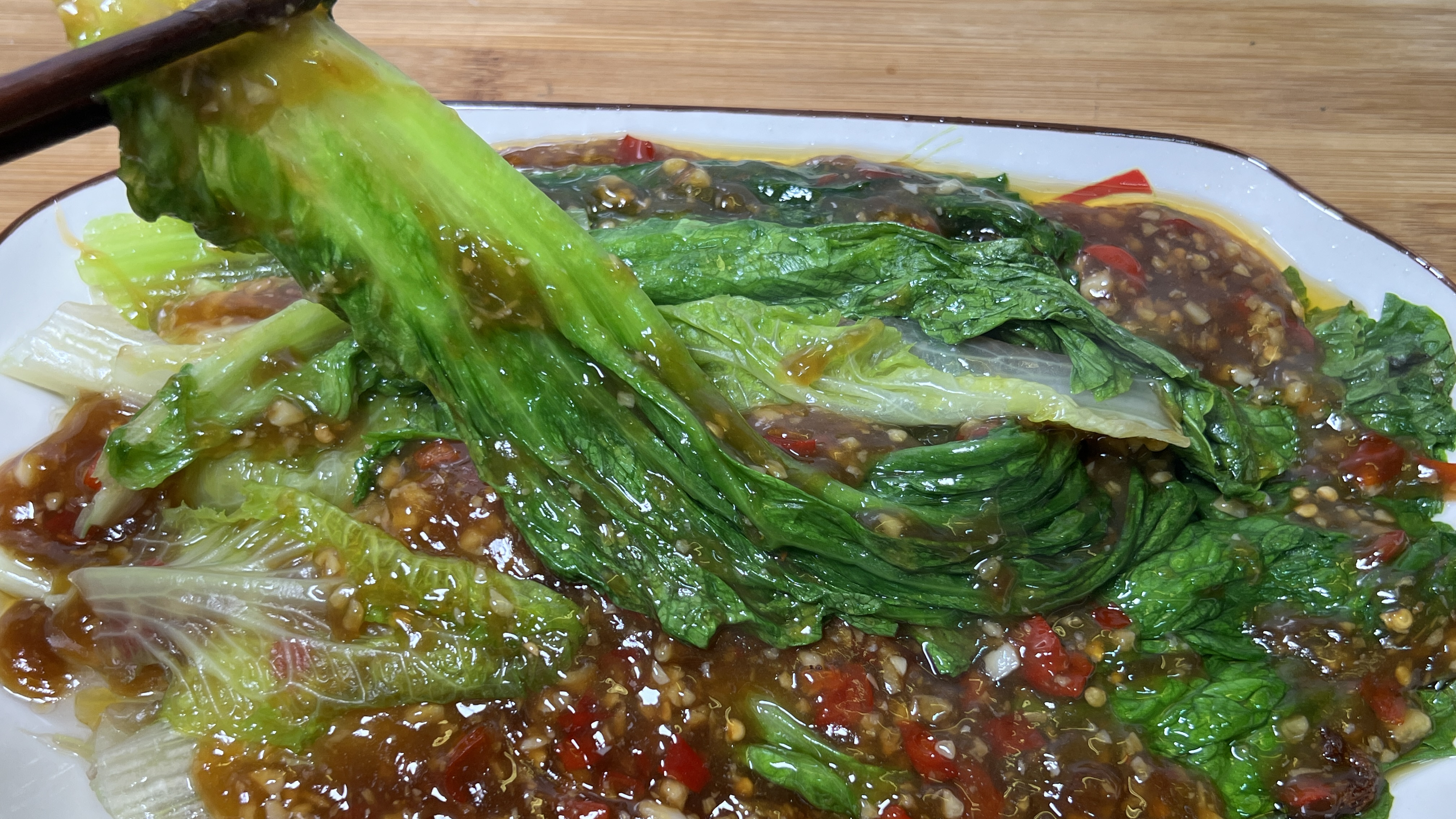 饭店的蚝油生菜真的好吃,原来生菜不用炒,翠绿不发黑,营养味美