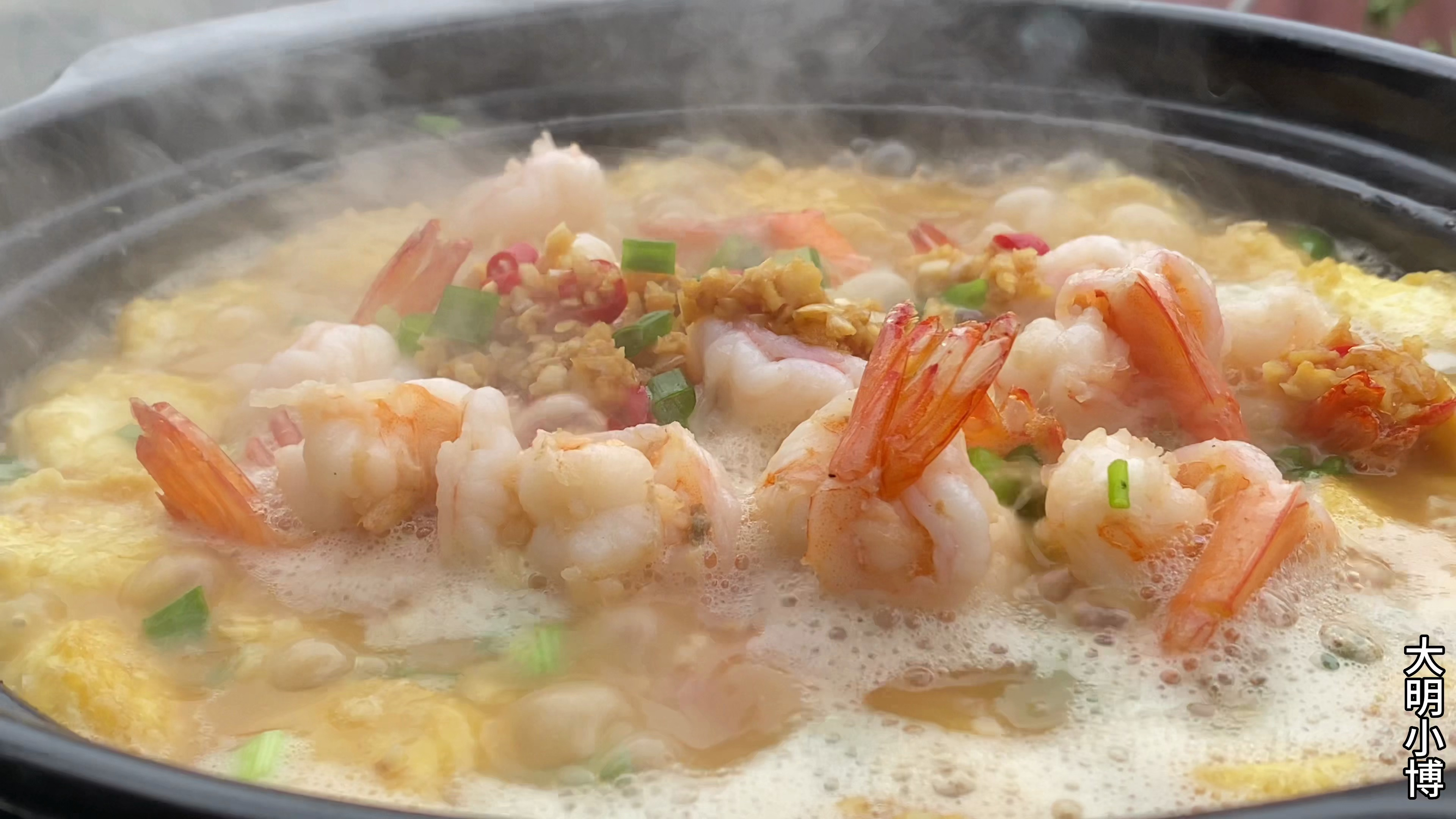 来自广东湛江的味道,鲜虾豆腐煲,色香味俱全,鲜口香溢,超美味