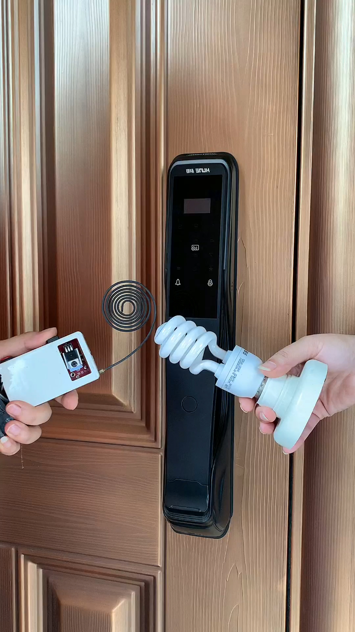 智能锁防小黑盒功能真的有效吗智能锁安全吗看这个测试