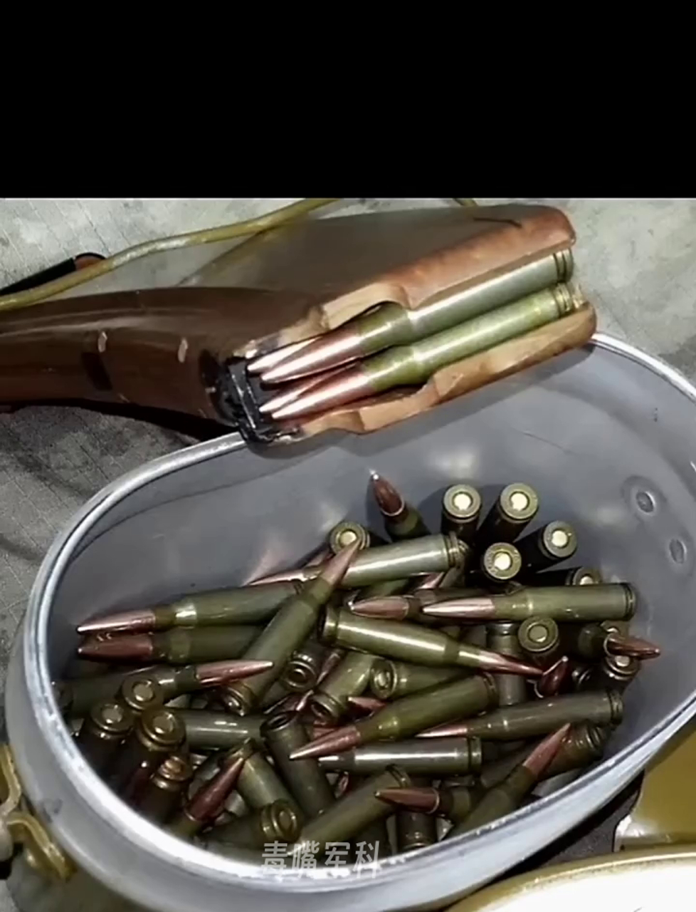 为啥苏联大兵要把子弹里的火药倒掉一半?