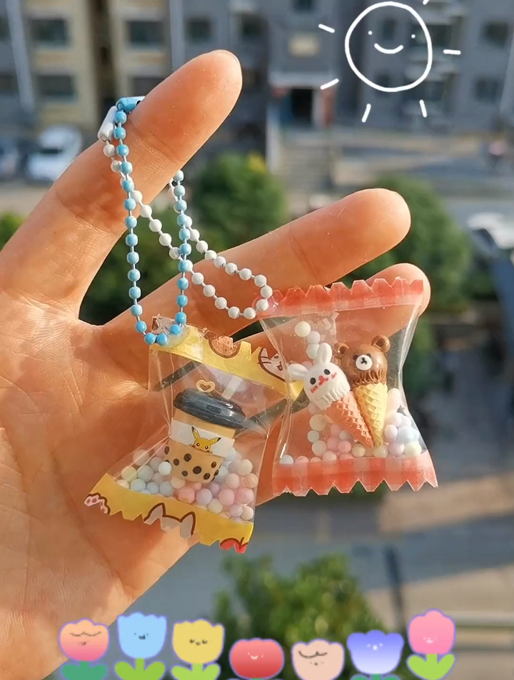 透明包装袋 胶带 粘土,小挂件就做好了,和闺蜜一人一个挂书包