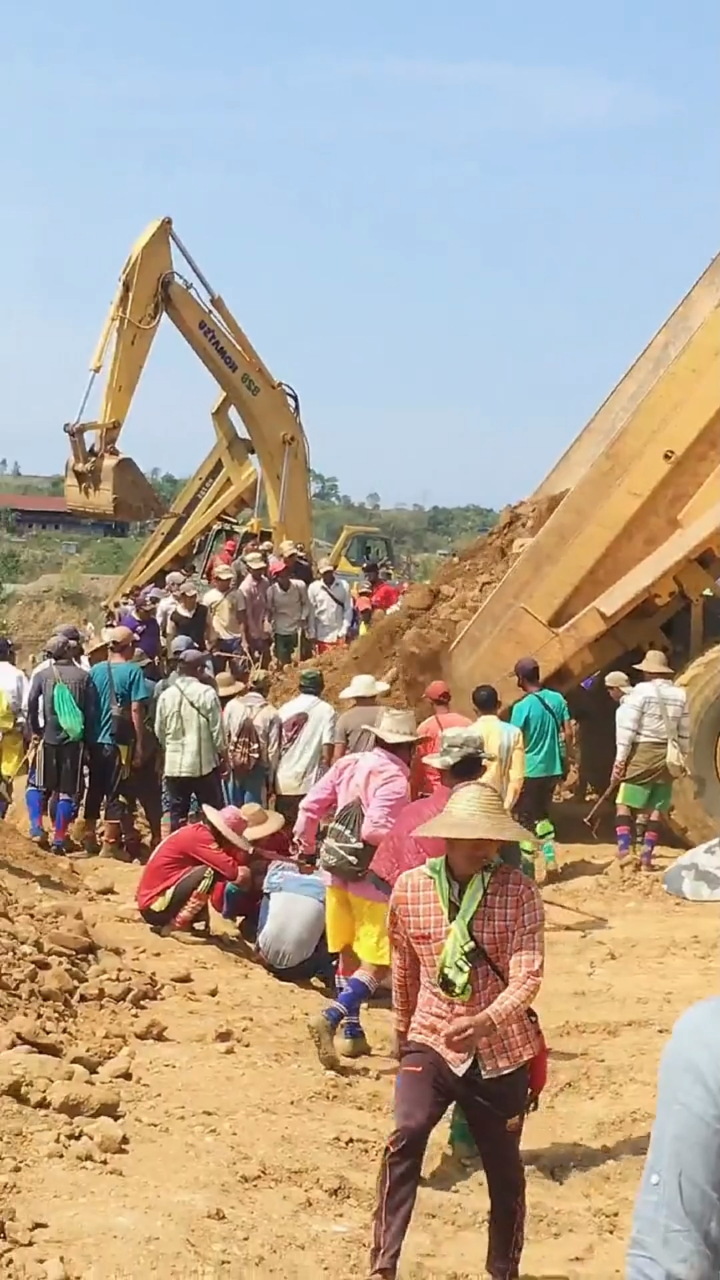 缅甸矿区记录,废石堆里捡翡翠,每个挖石人的财富梦!