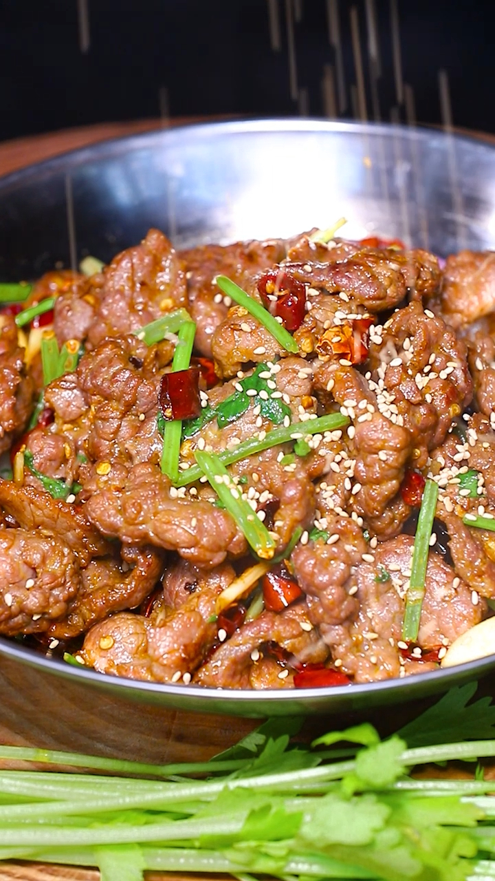 鲜香麻辣的干锅牛肉