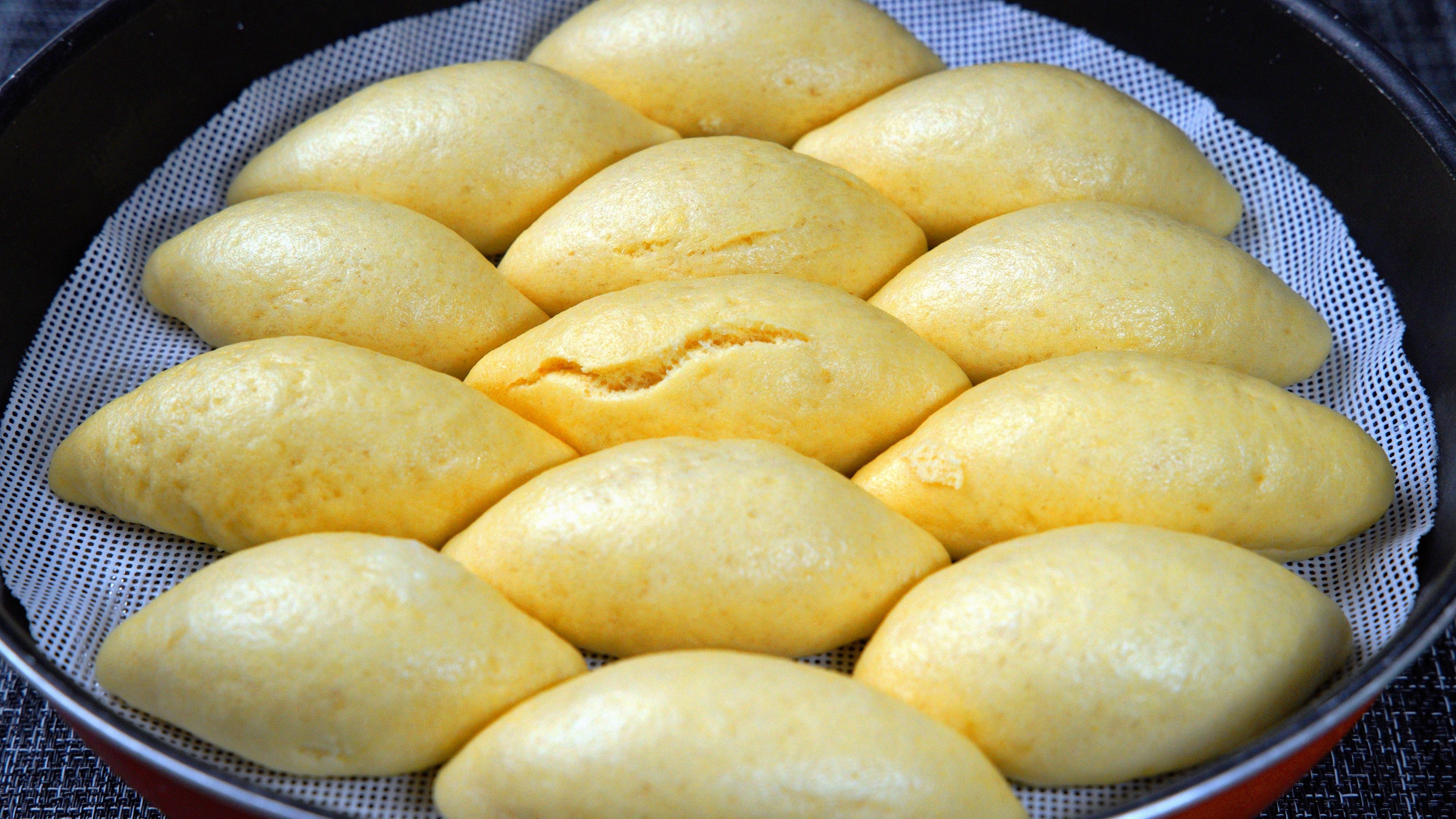 平时我们要多吃粗粮,学会这个玉米面小馒头,柔软蓬松家人都喜欢