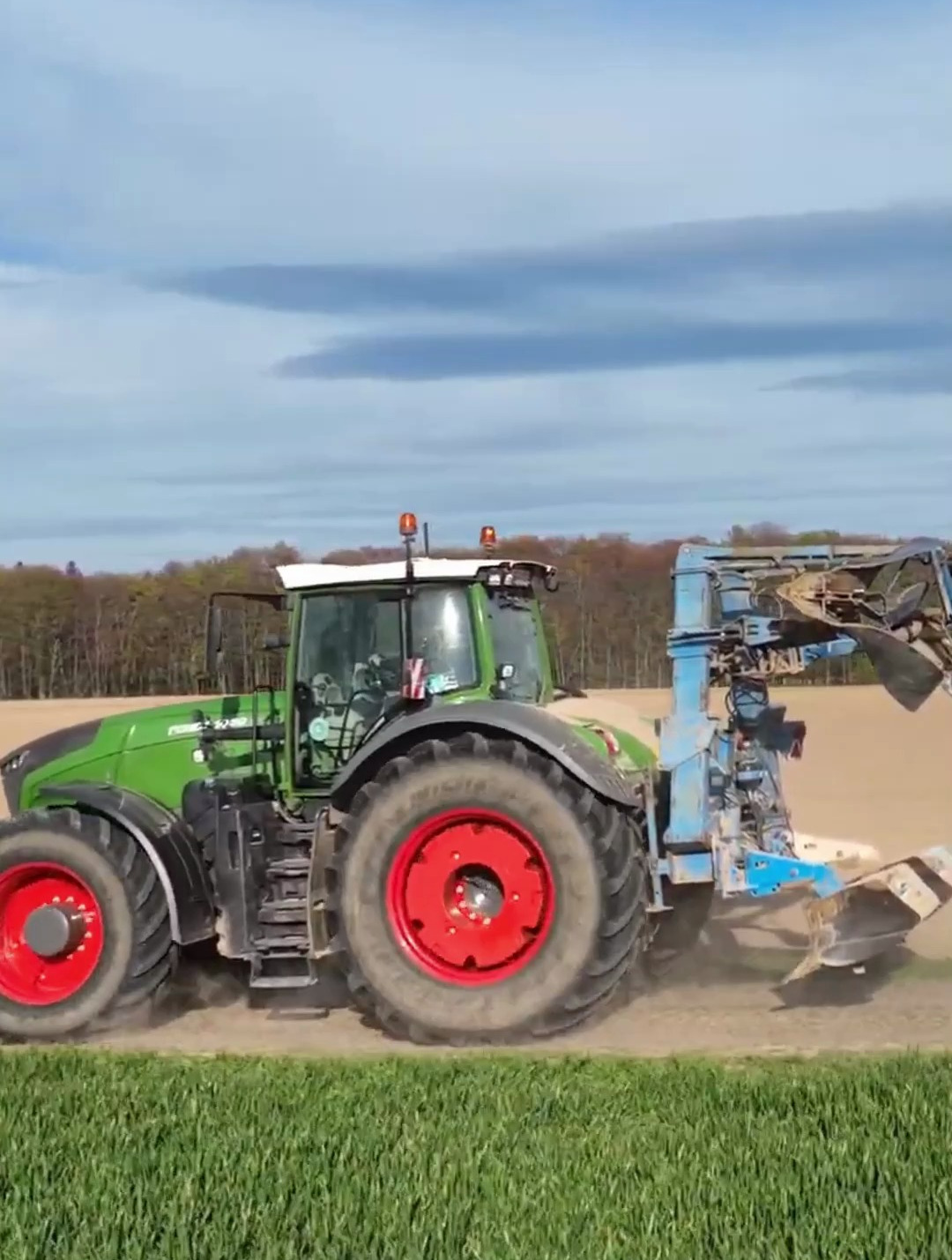 芬特1050深耕作业