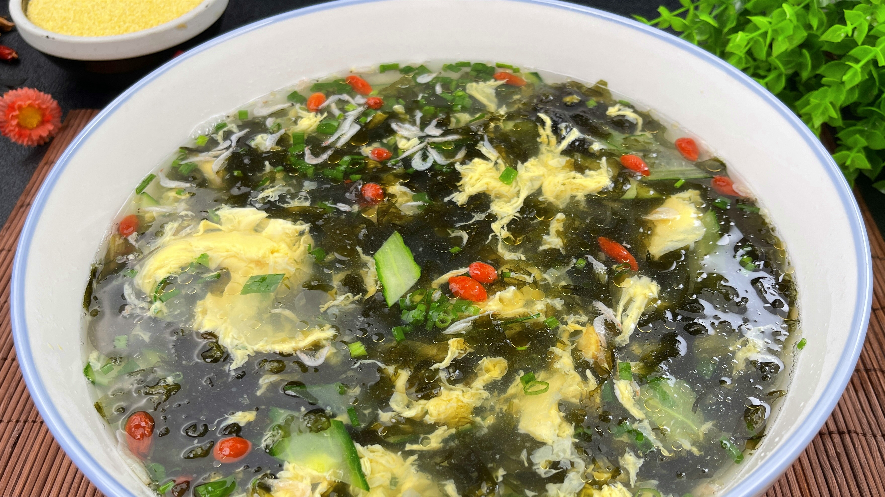 这才是青瓜紫菜汤的正确做法，汤鲜味美好喝有技巧，3分钟就学会
