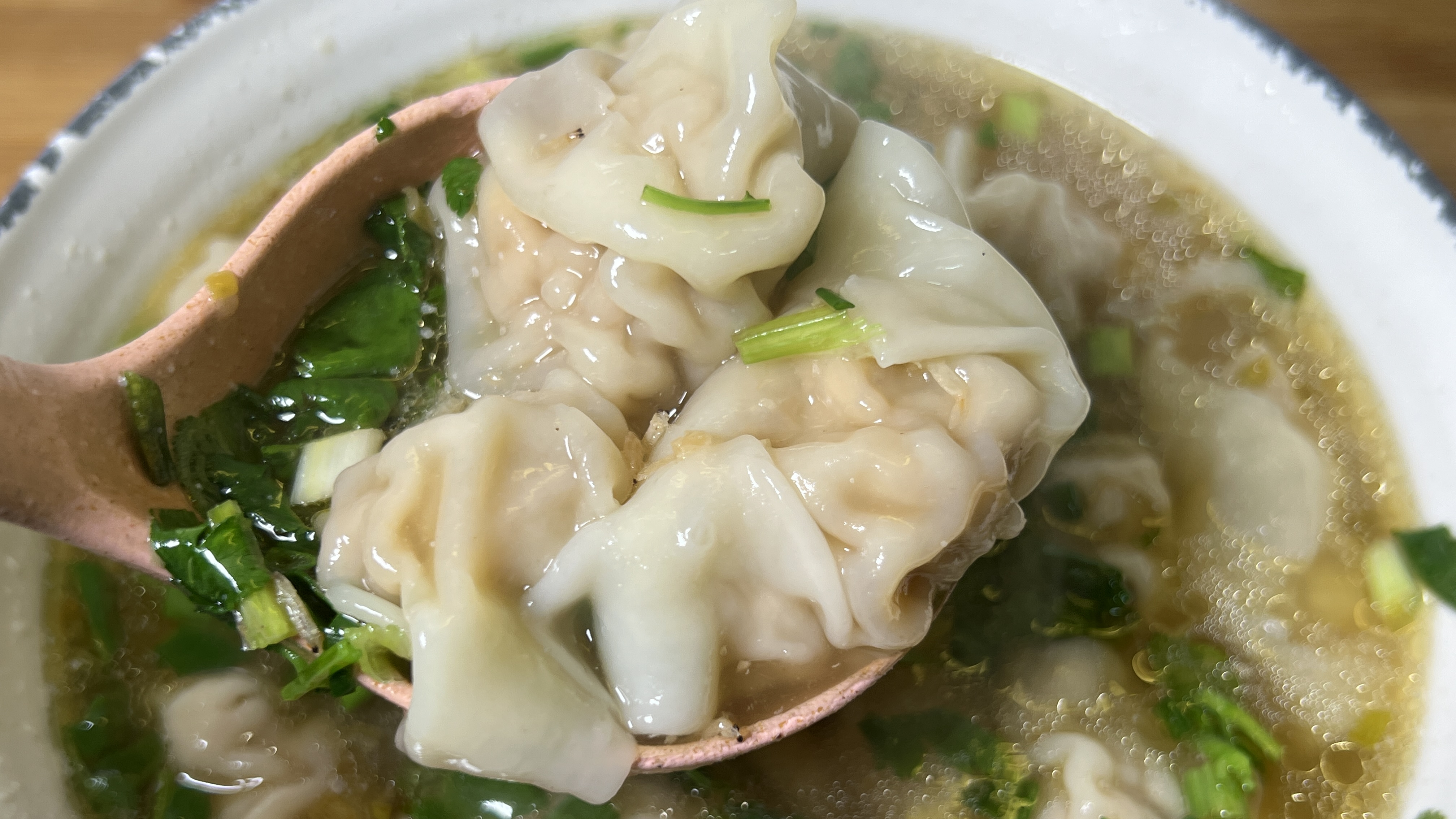 千里香馄饨的配方来了,馅料丰富,皮薄个大,汤鲜味美,吃的健康