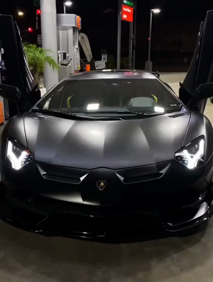 黑夜狂飙的猛兽,兰博基尼埃文塔多