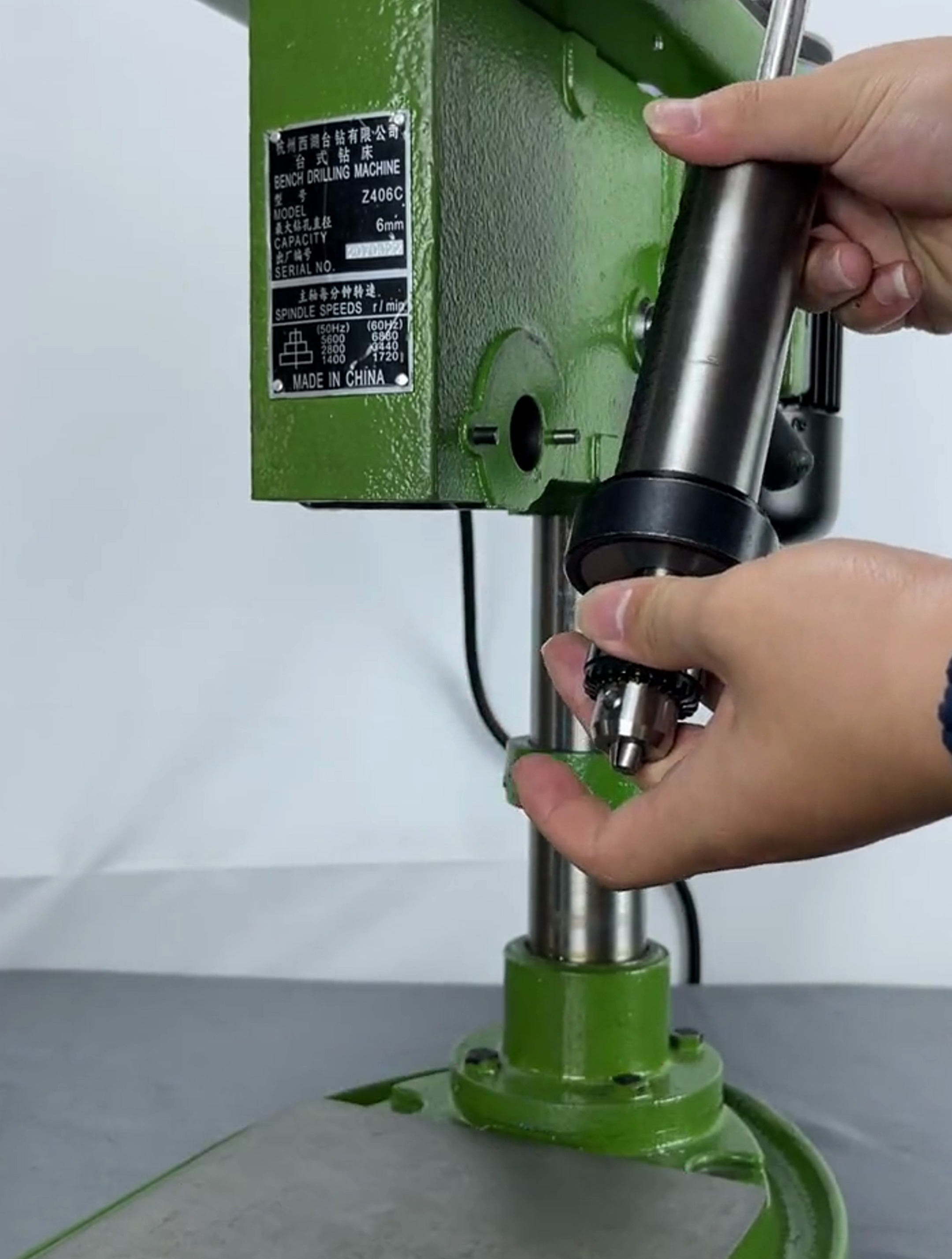 杭州西湖台钻 工业级台钻z406c主轴拆卸演示-度小视