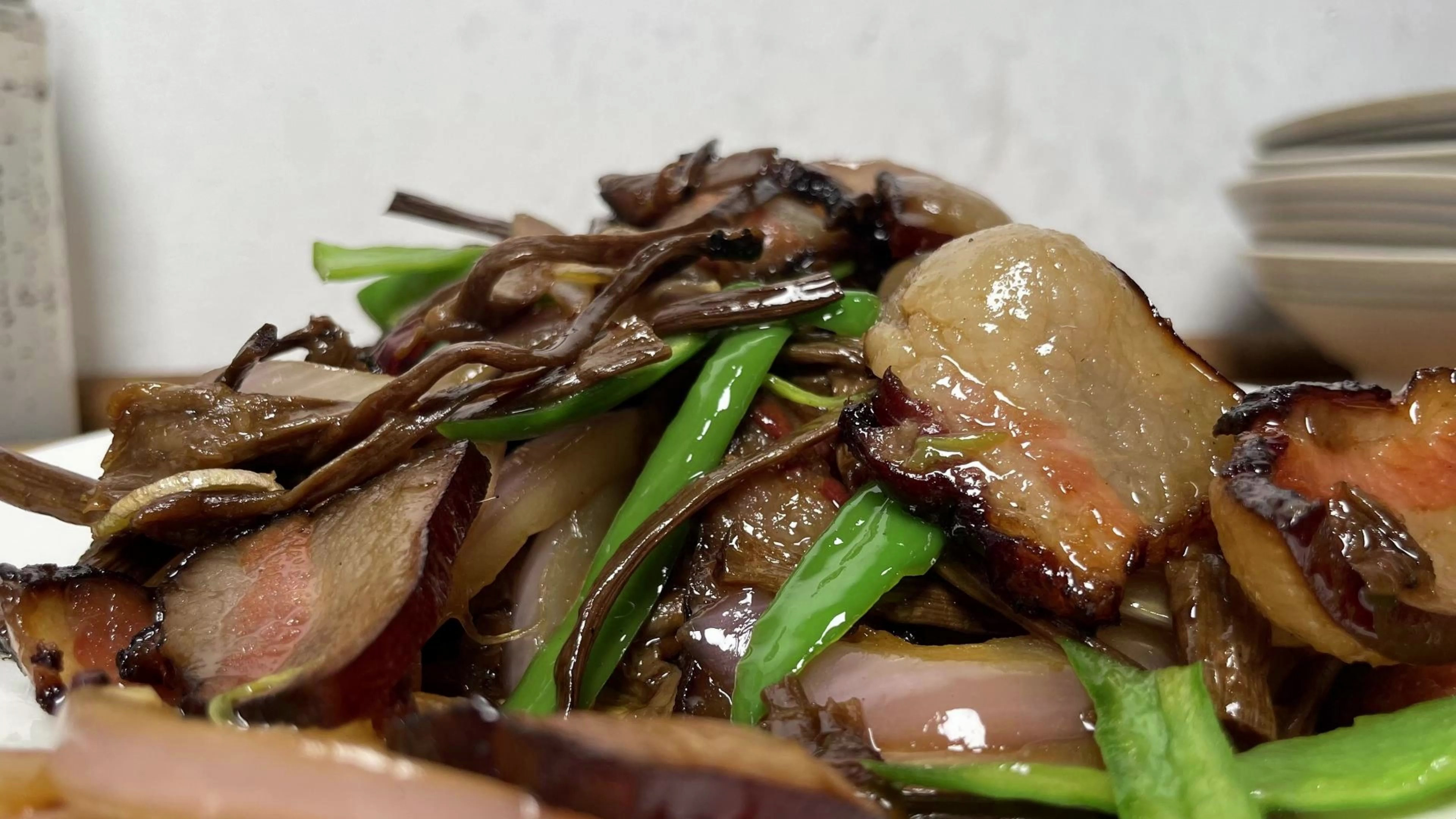 一镜到底,超级下饭菜—茶树菇炒腊肉