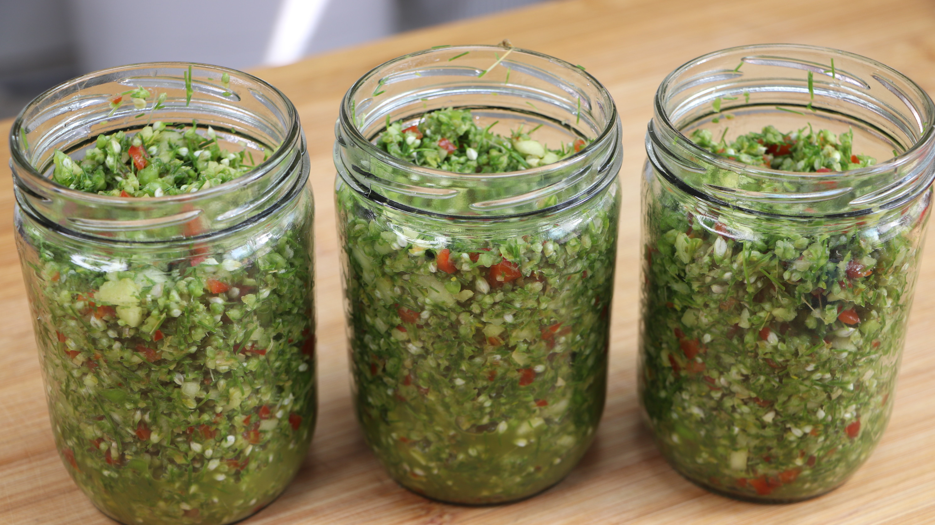 这才是韭菜花的正确腌制方法,味道鲜美好吃有技巧,放久了不怕坏