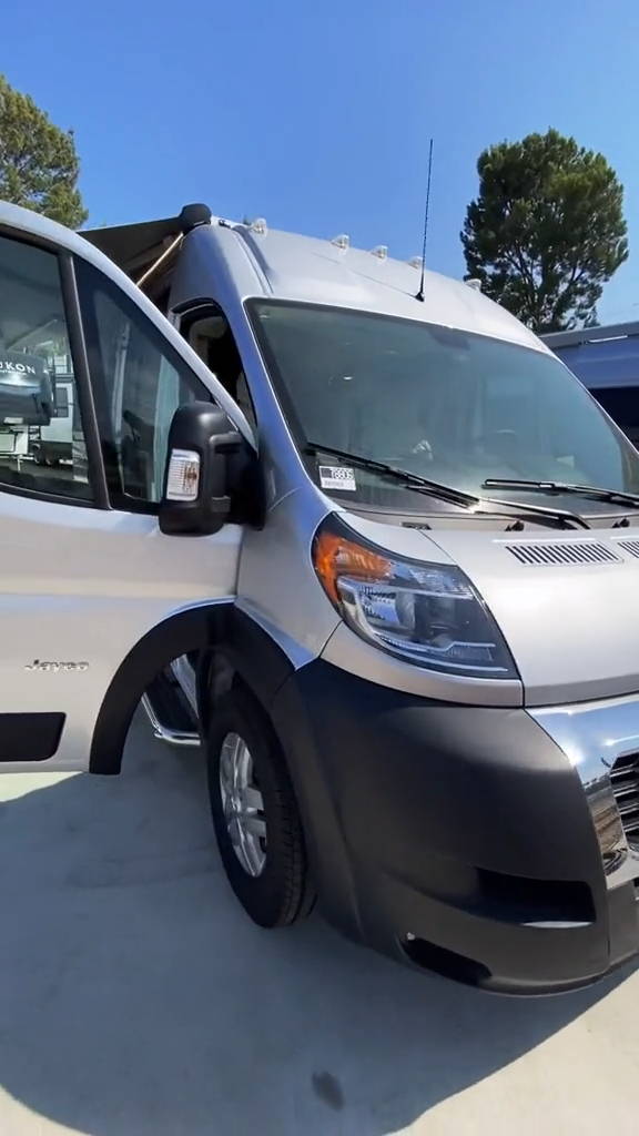 道奇公羊b型房车b型房车进口房车国外房车