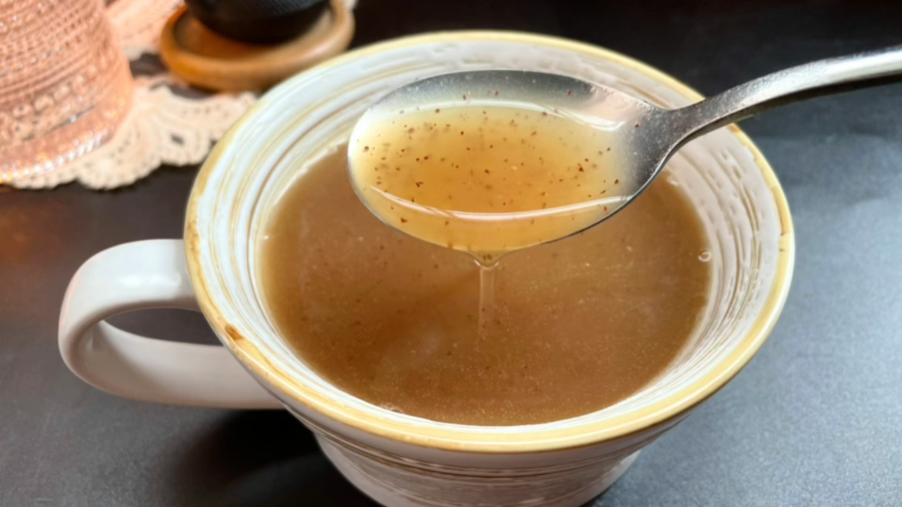 秋季气候干燥多喝汤,这杯苹果红枣银耳汤女人可以常喝,清甜滋润