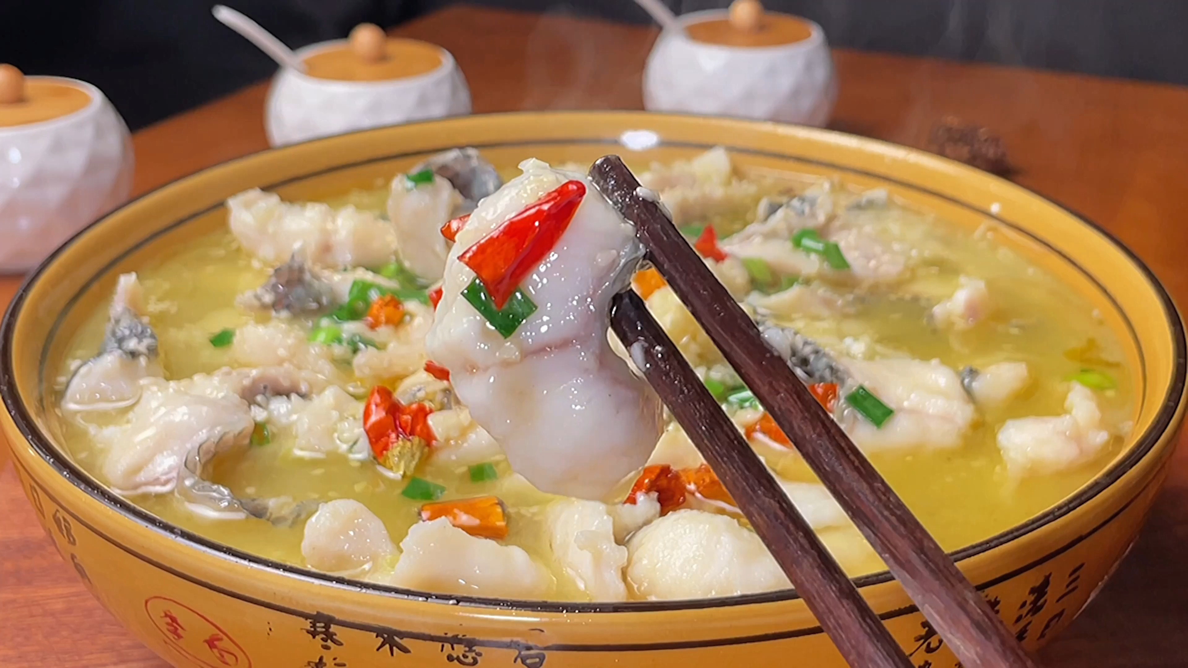 这个酸菜鱼做法精准,大厨关键技术分享,在家轻松搞定饭店的味道