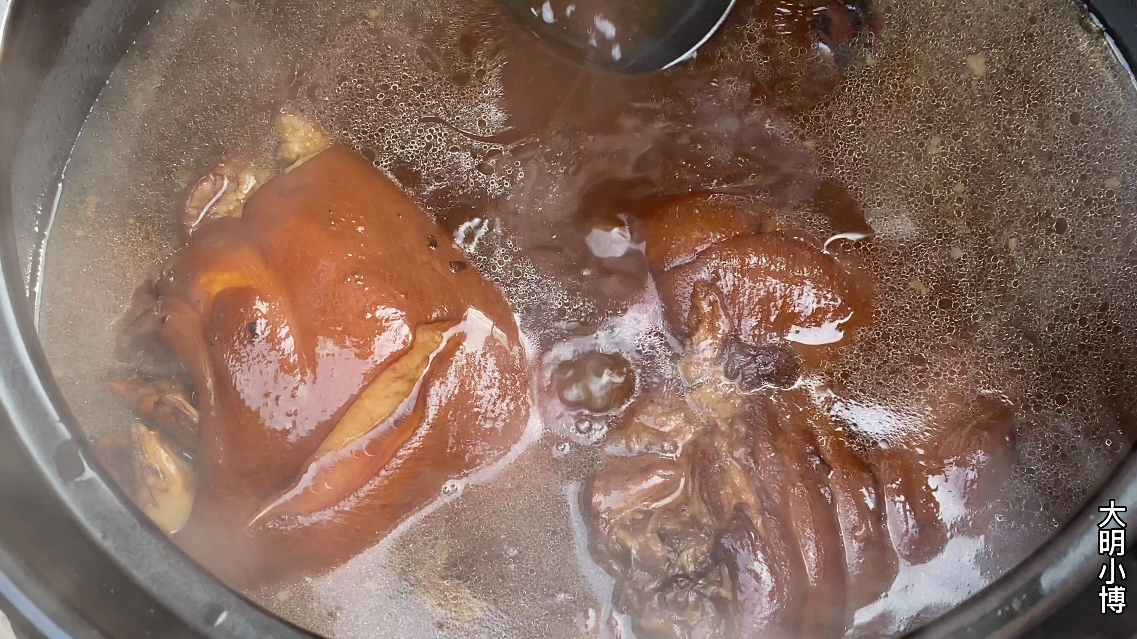 来自广东的味道,家庭版猪脚饭,非常软糯,肥而不腻,一流好吃