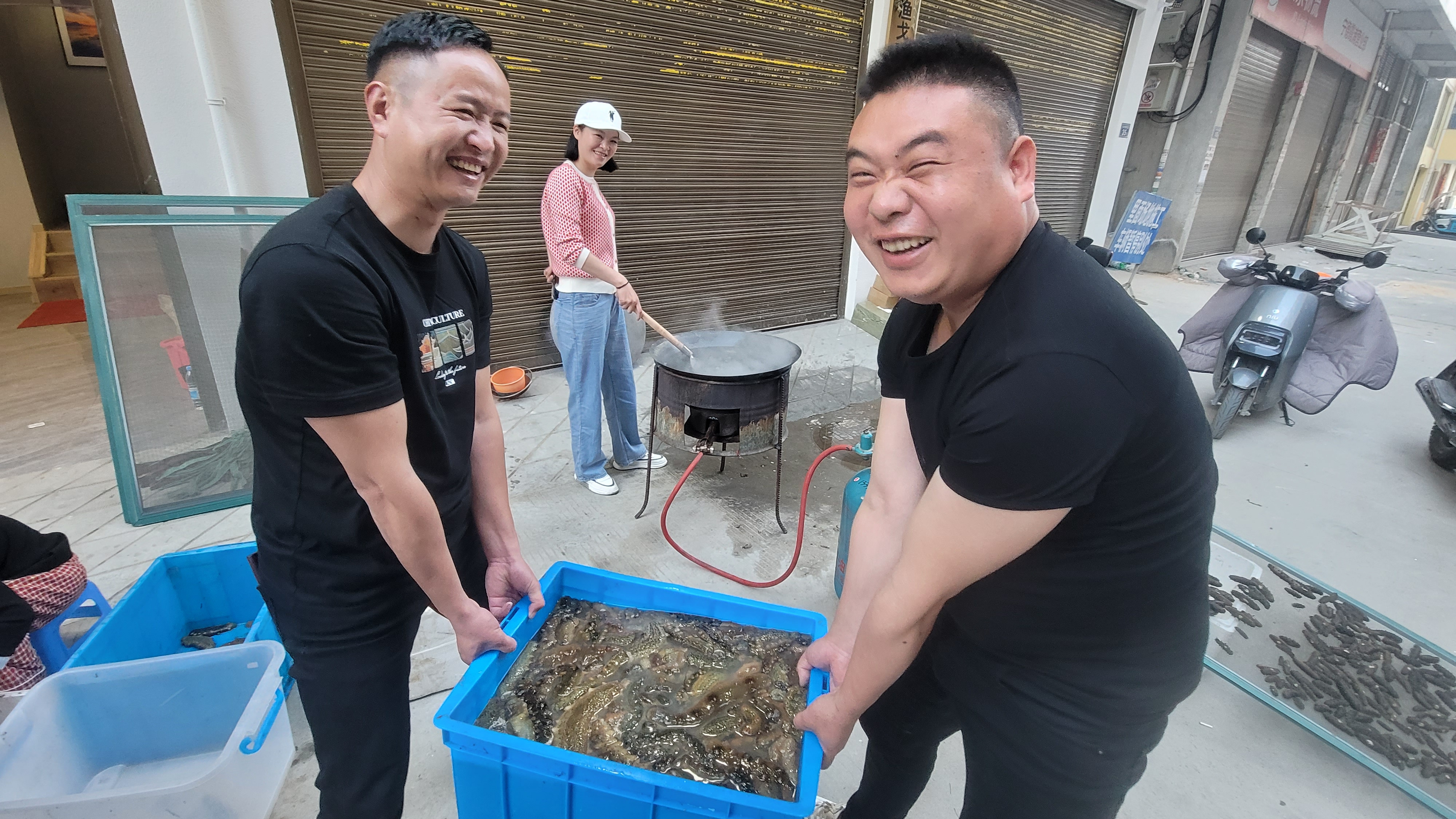 花一万多买200斤海参回家煮两大锅,这么豪横的做法还是头次见