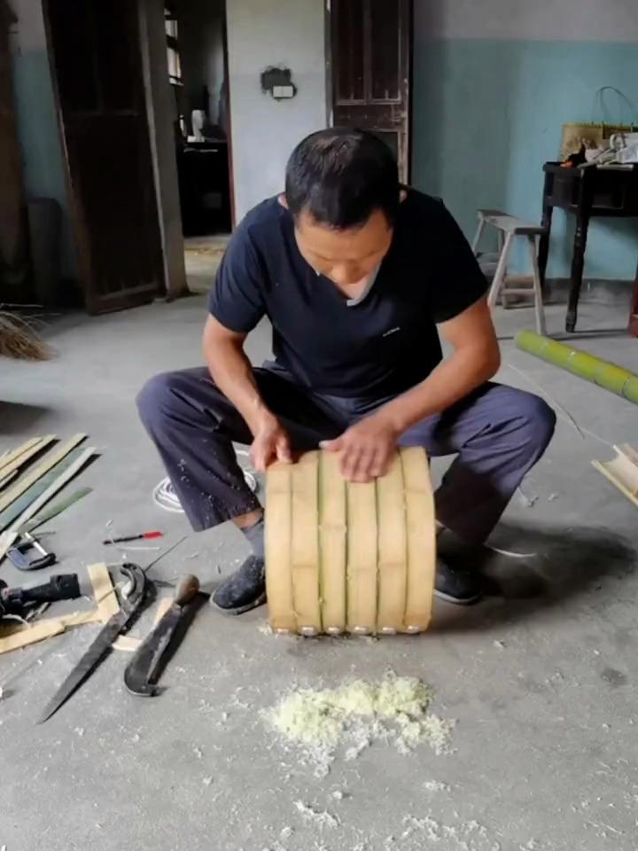 没有跟师傅学过做蒸笼,也不清楚怎样才是正确的做法,感谢您支持