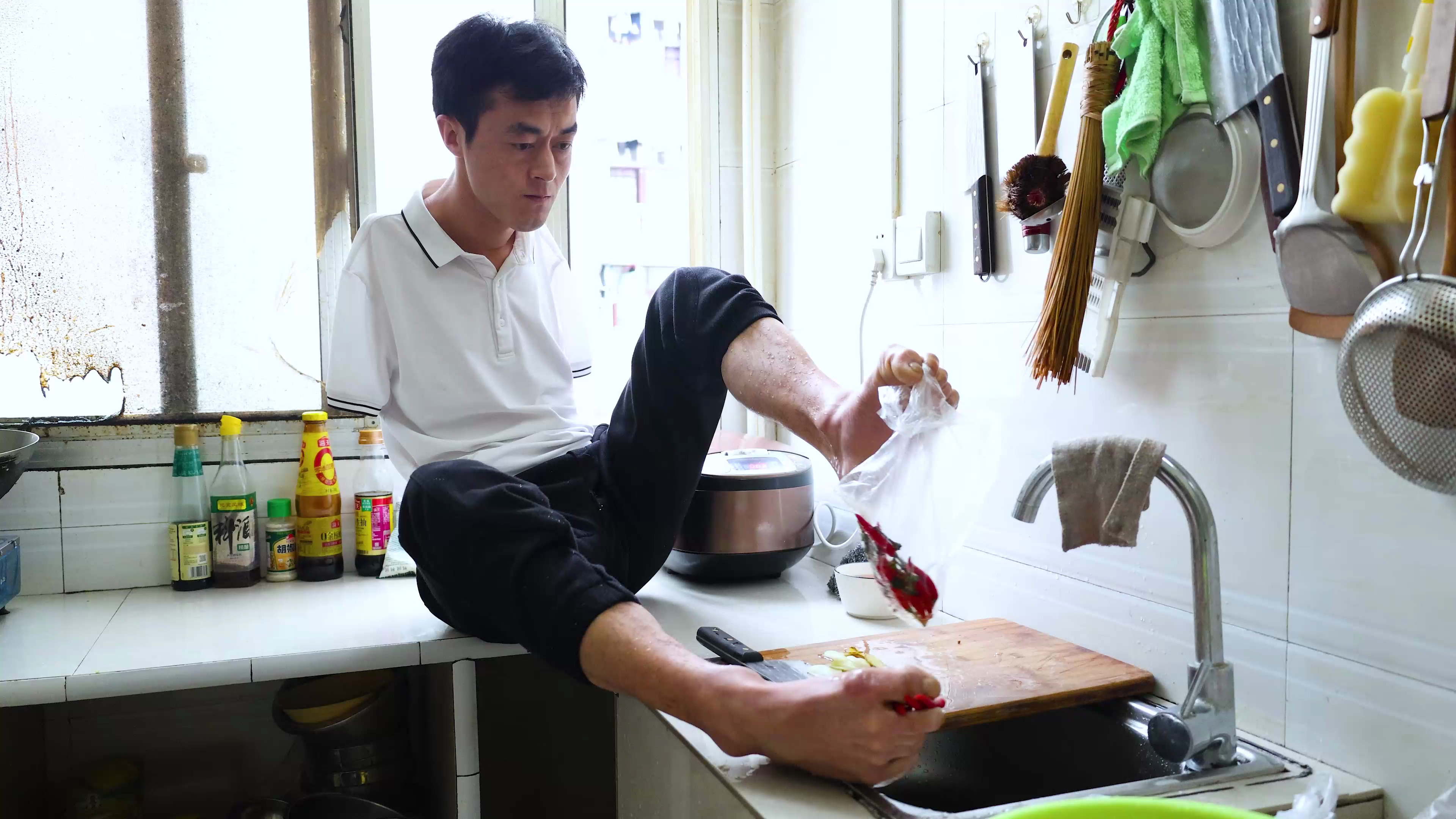 这1锤下去就做出两道美食,奶爸变着法给宝妈做营养餐,好羡慕他