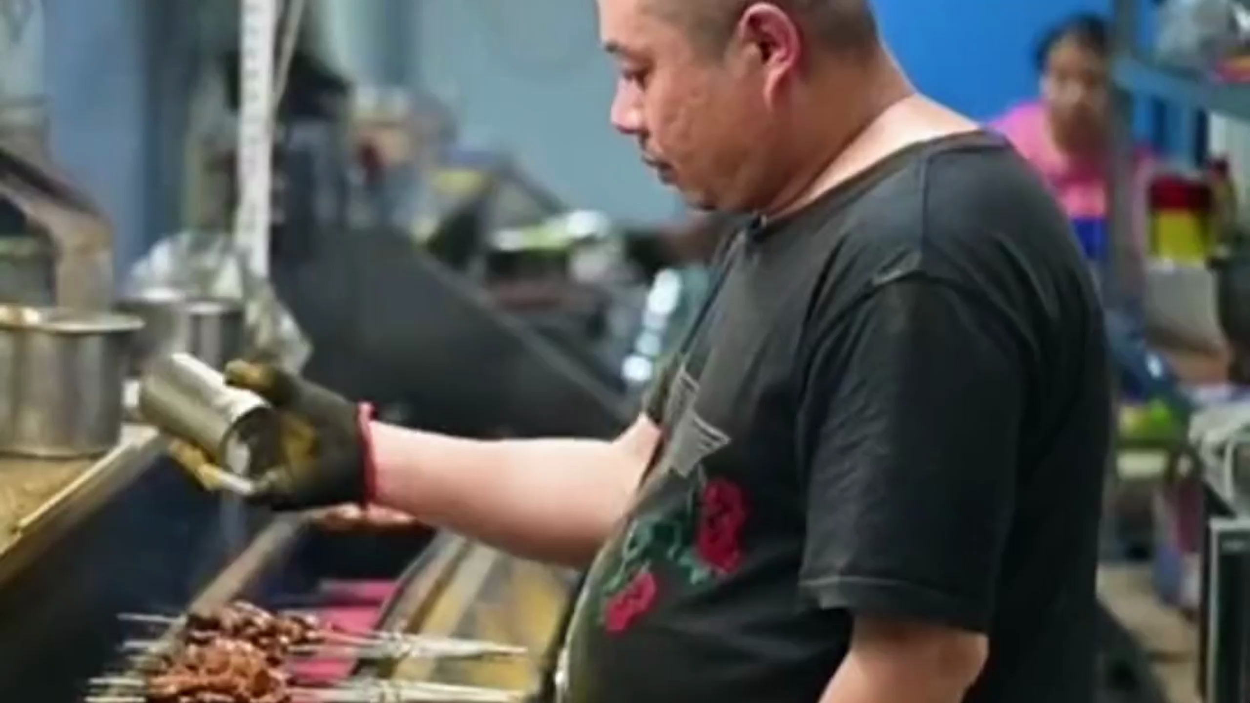 吃烧烤送宝马,淄博烧烤真的太牛了,今天我来和大家说说