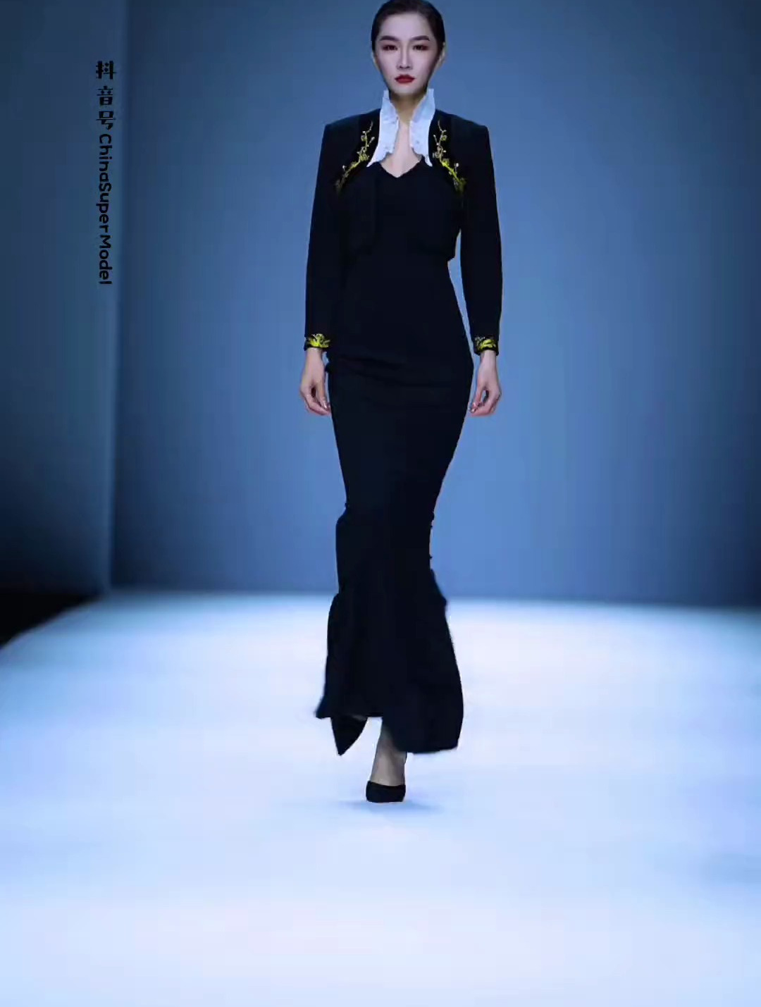 lady power 超模张骞文