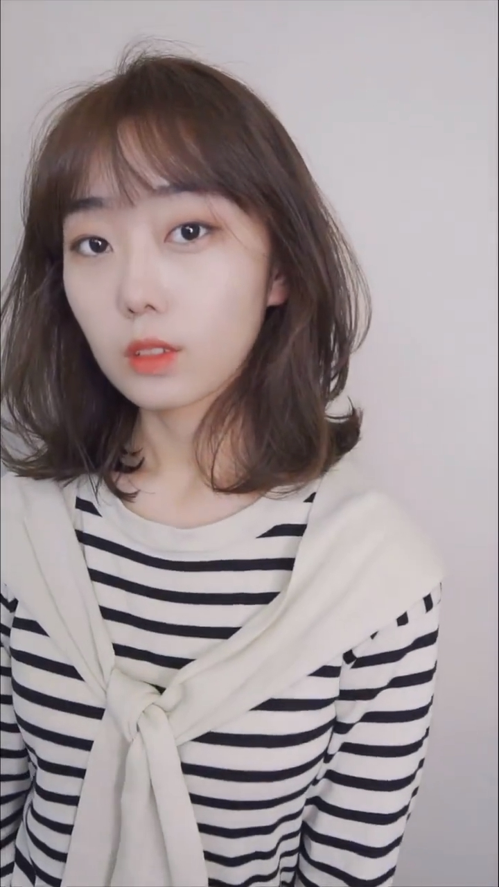 日系元气软妹风烫发超级减龄的一款发型