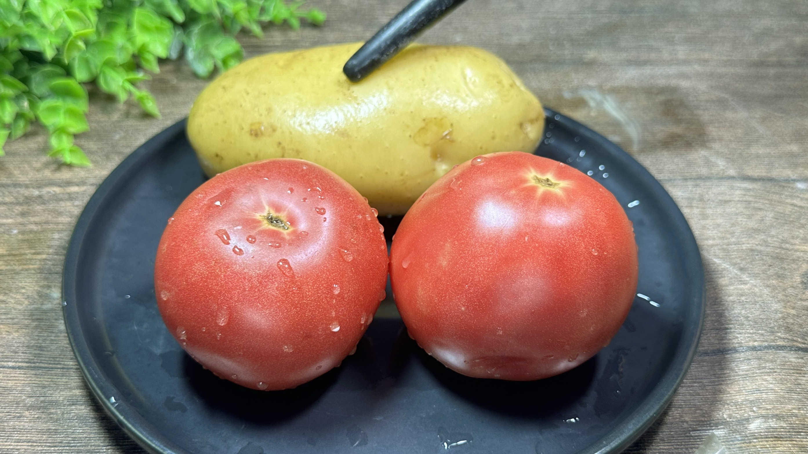 三伏天,土豆和西红柿才是绝配,教你好吃新做法,简单营养超下饭