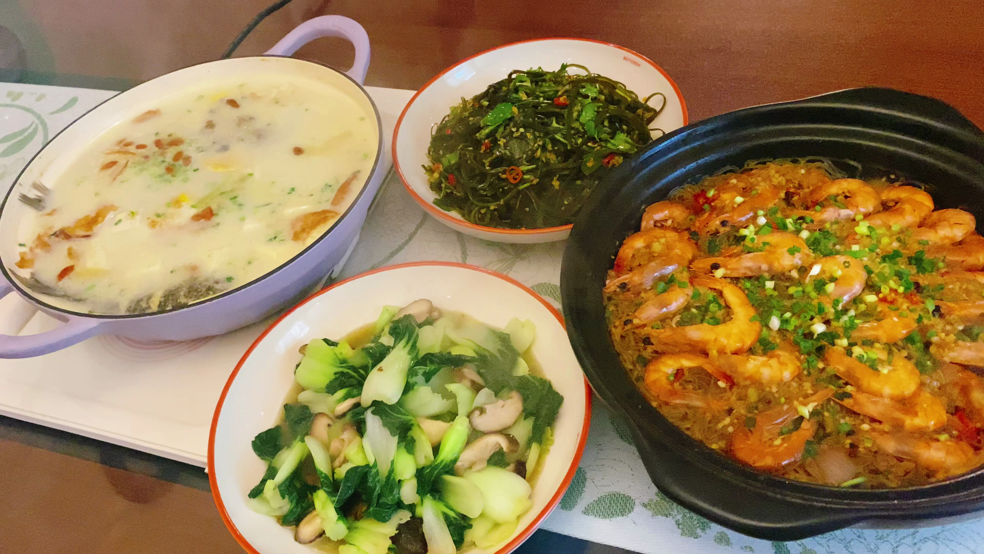 晚饭不到50块做了三菜一汤，热乎乎的荤素搭配，全家吃得有滋有味