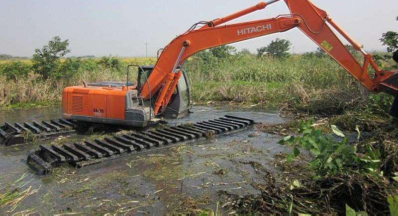 水域治理水上两用挖掘机