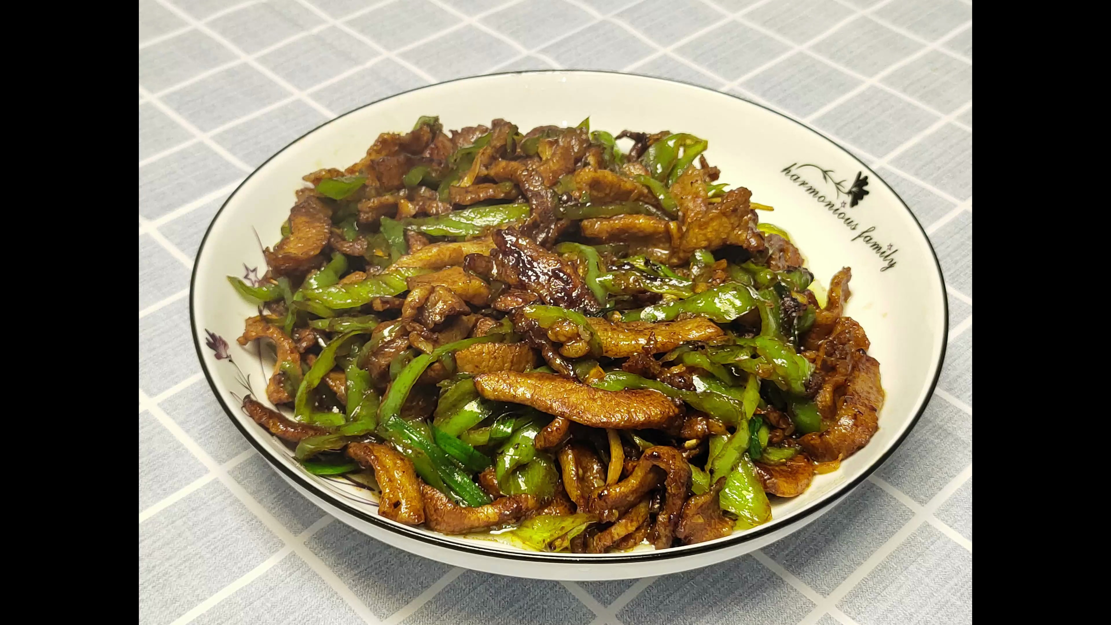 香喷喷的螺丝椒炒肉