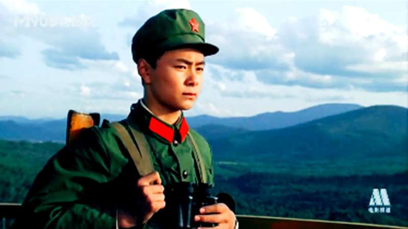 阎维文小白杨托物言志唱出了军人的奉献和斗志昂扬