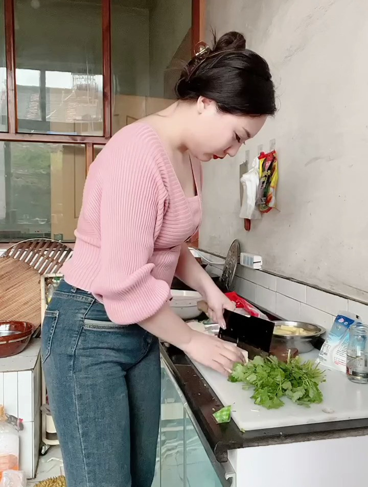 我是农村的单身女人,未来的他,我会给你做饭