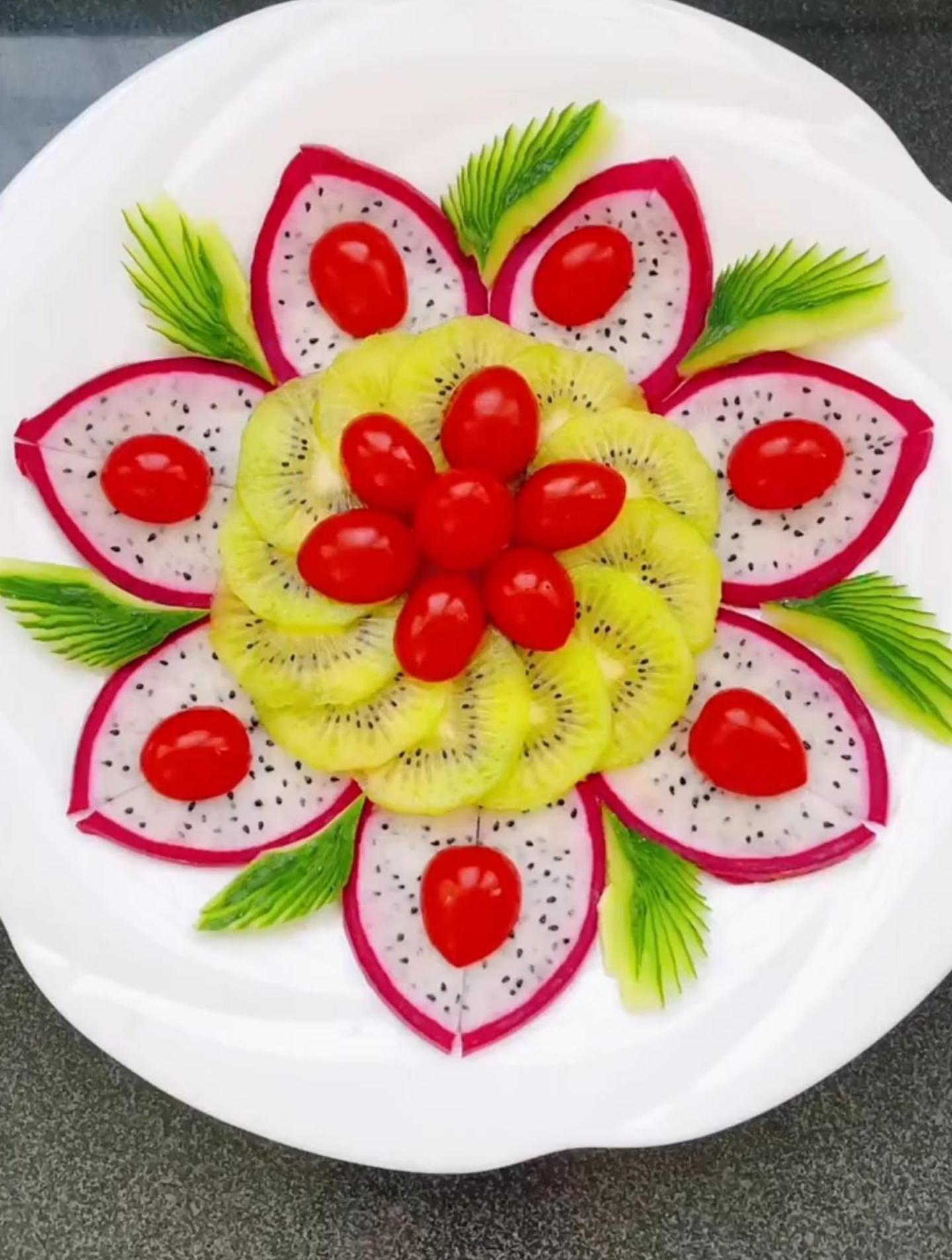火龙果创意水果拼盘创意果盘制作教程,简单又好看的火龙果水果盘