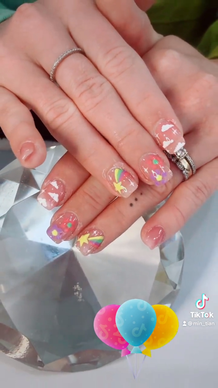 可爱的菠萝美甲分享