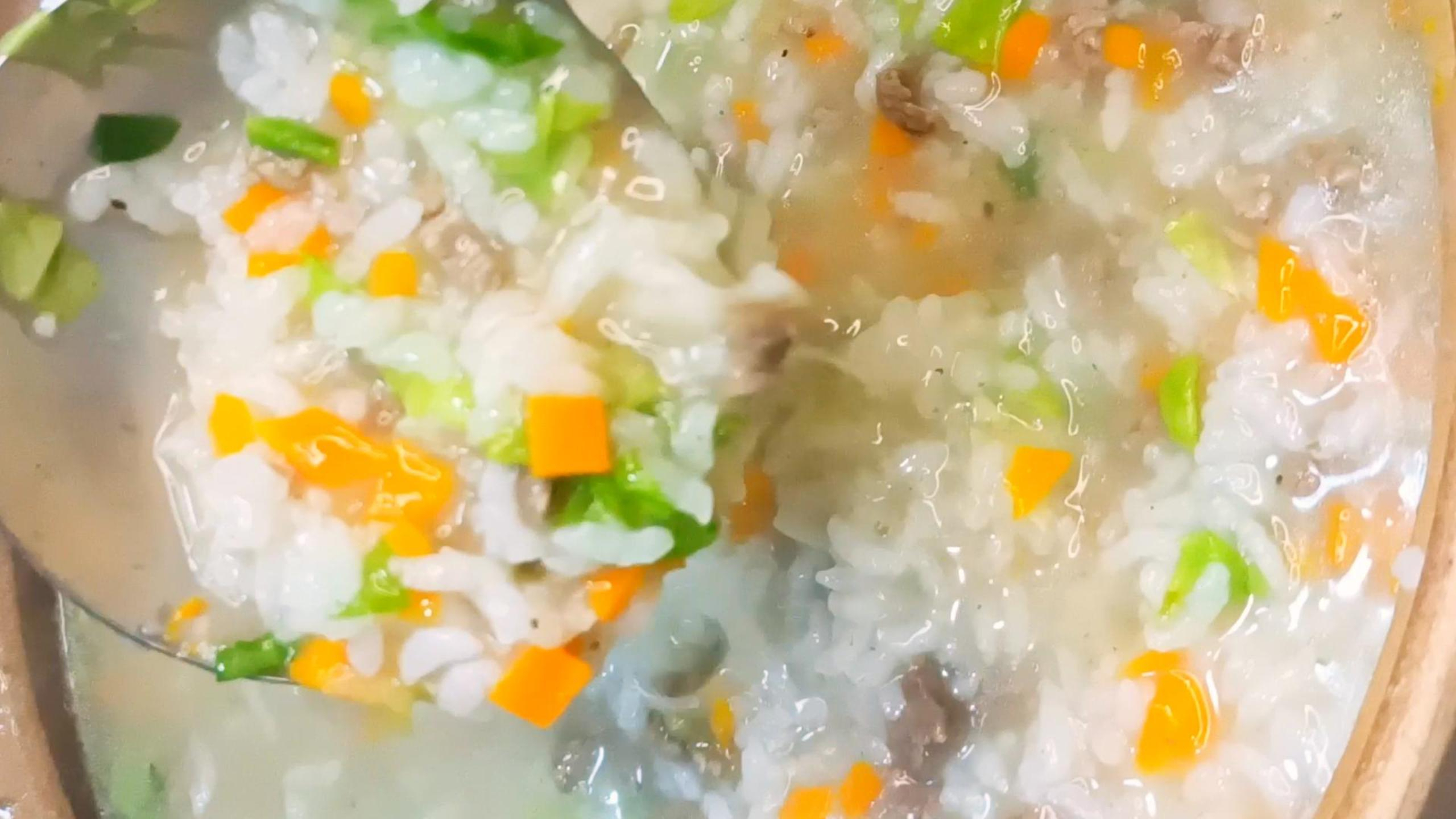 蔬菜瘦肉粥,营养美味,养胃又暖身