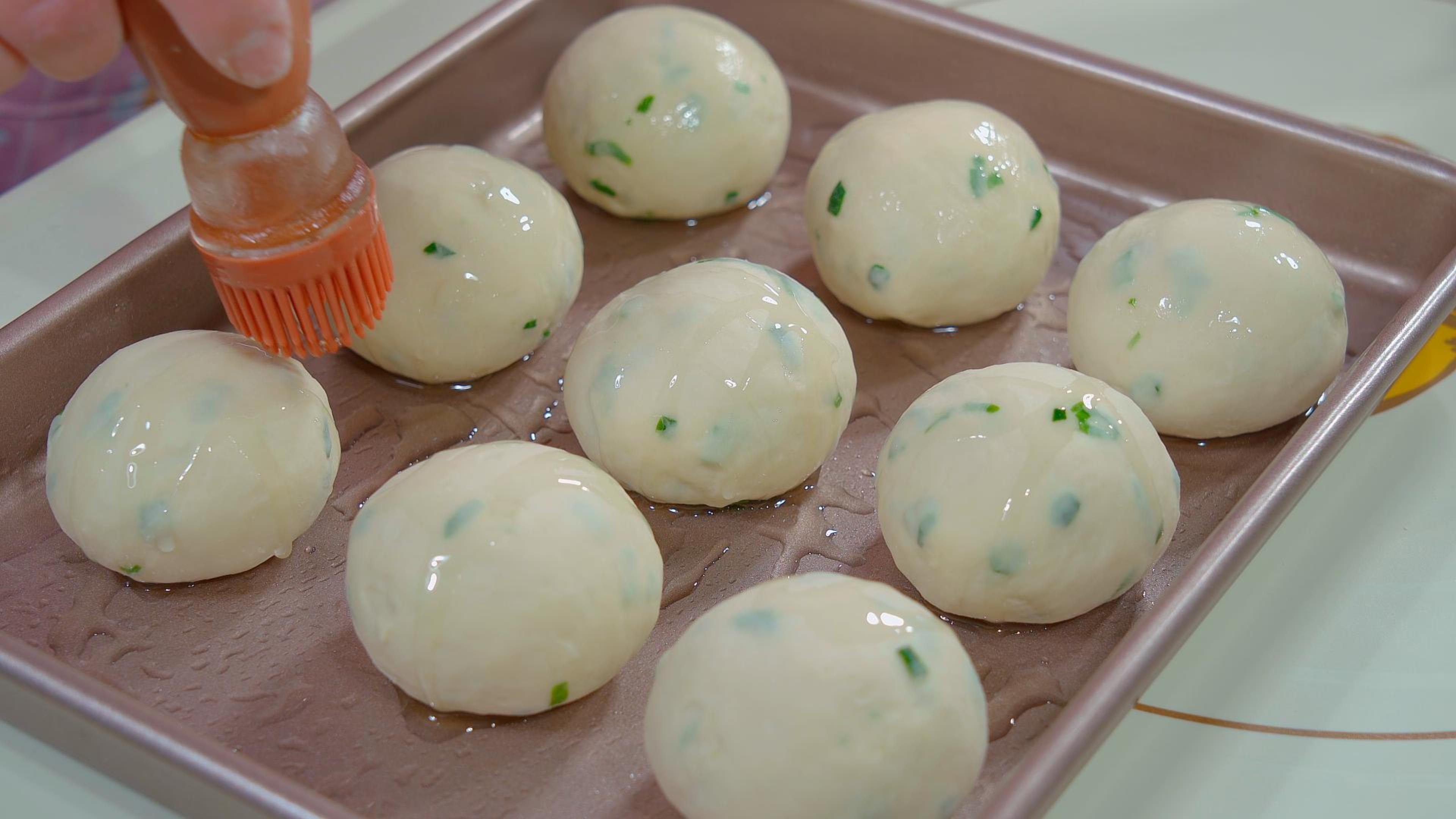 想吃手抓饼不用买,教你在家做,外酥里软,做一次吃上一个月