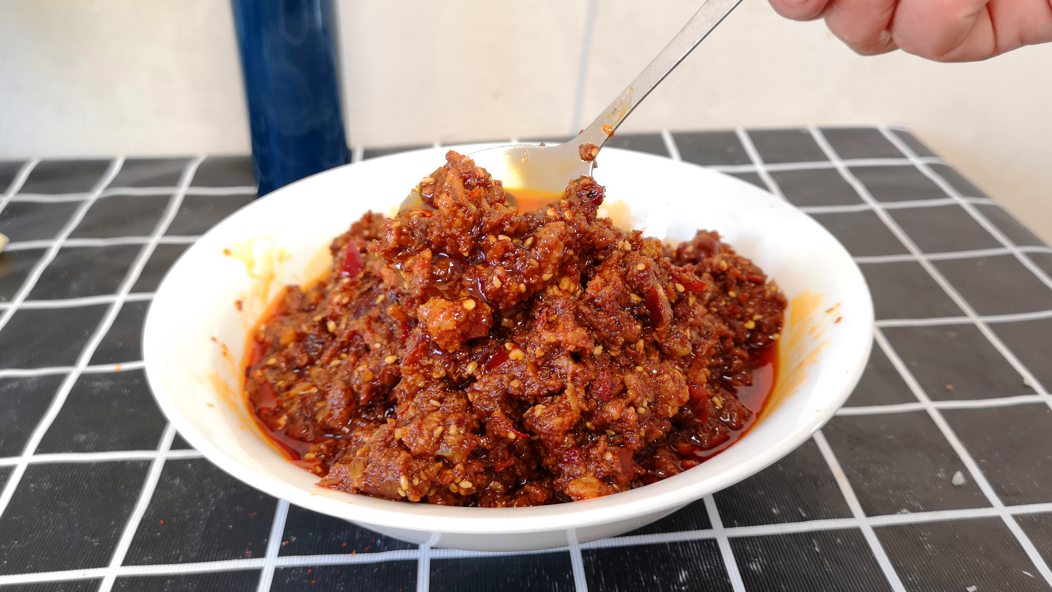 教你做香菇肉酱,咸香过瘾,家中常备,拌面拌饭都好吃