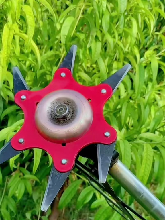 割草机六叶打草头除草头,割草快速还不怕石头,好用的打草神器