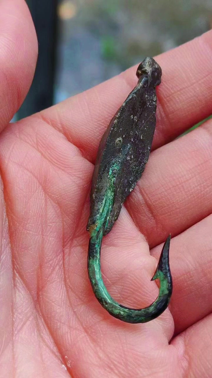 春秋战国时代的鱼钩,不知道当年那位钓友的鱼获如何,如果能穿越