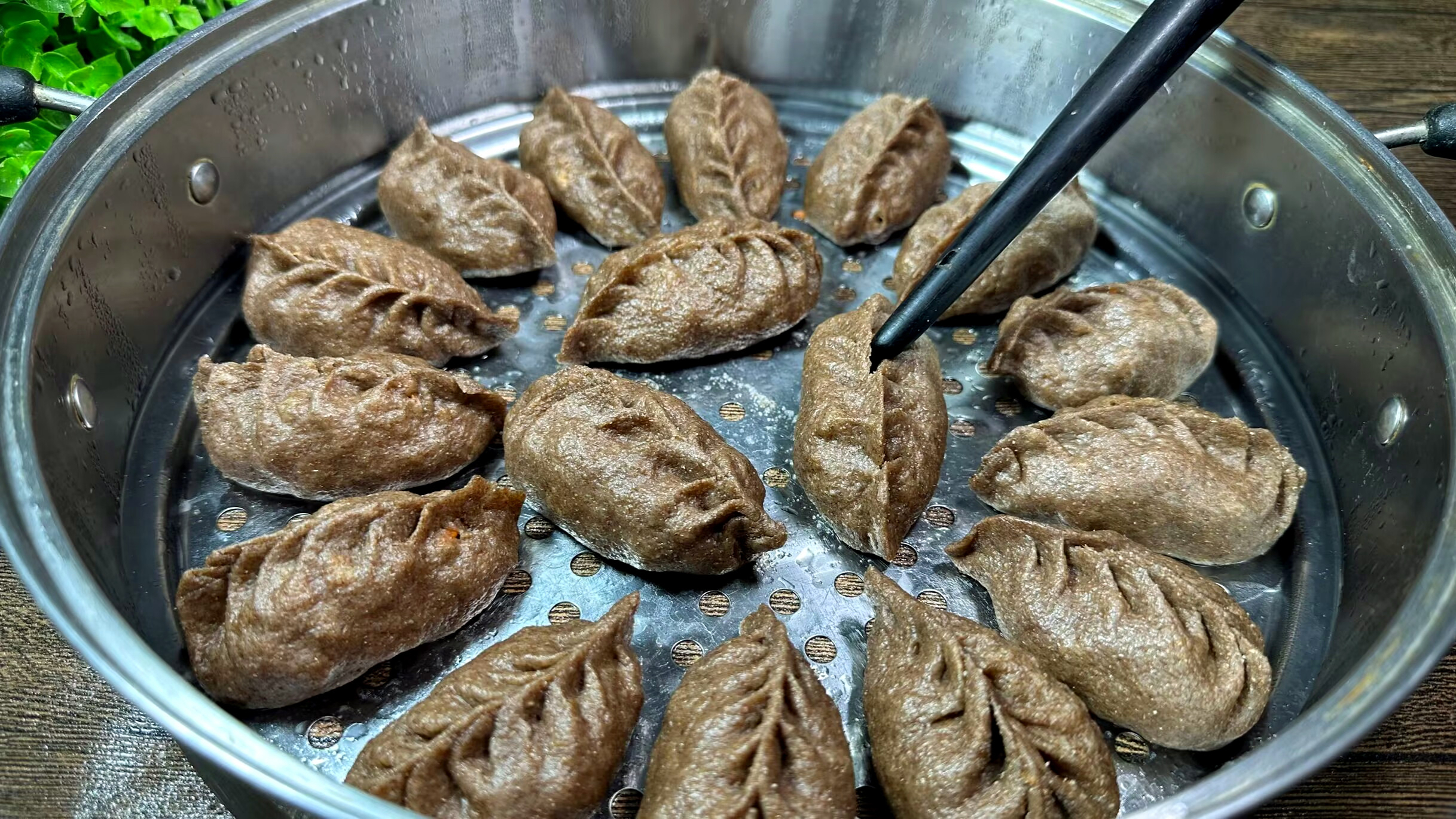夏天要多吃这馅的蒸饺,不用发面,个个皮软馅香,一顿8个没够吃