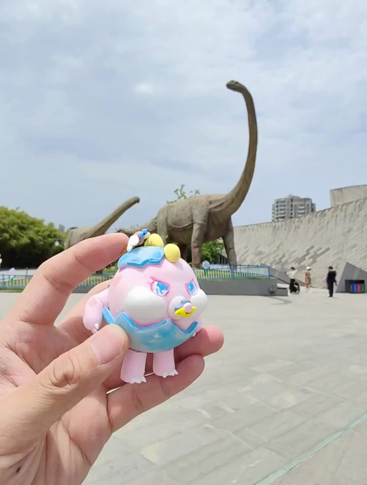 刚出生的暴龙崽崽找妈妈