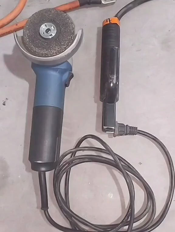 工地干活如果没有220v的两相电,如何使用磨光机打磨!