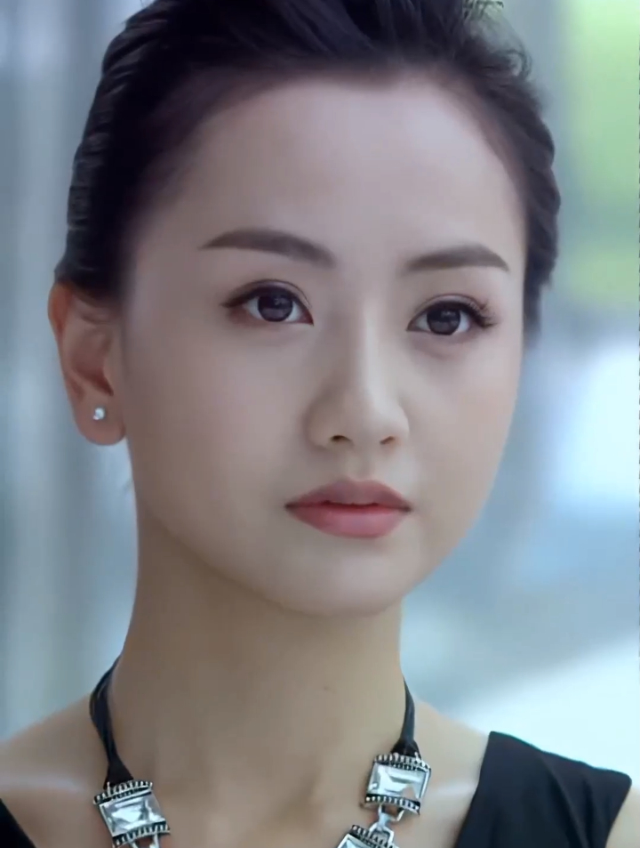 现代女神杨蓉,颜值太到位了-度小视