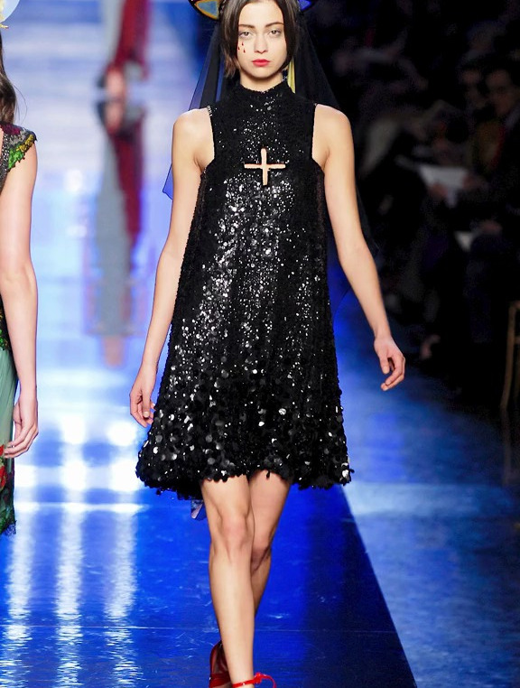 不可错过的经典秀场,高缇耶宗教主题大秀