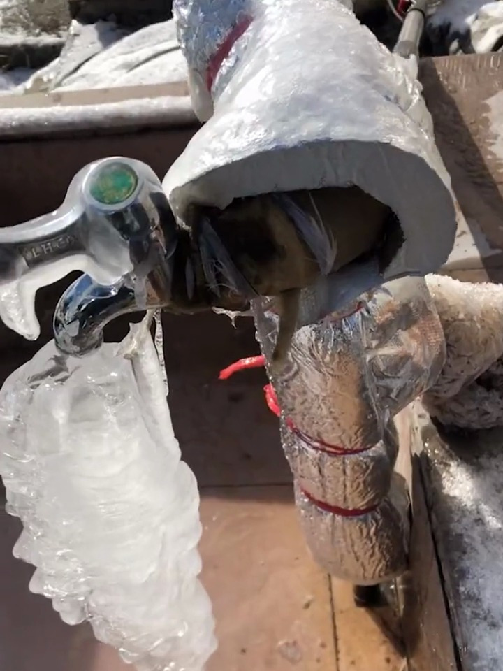 冬天水管结冰不用急,可以用这个水管伴热带,解冻防冻方便又好用