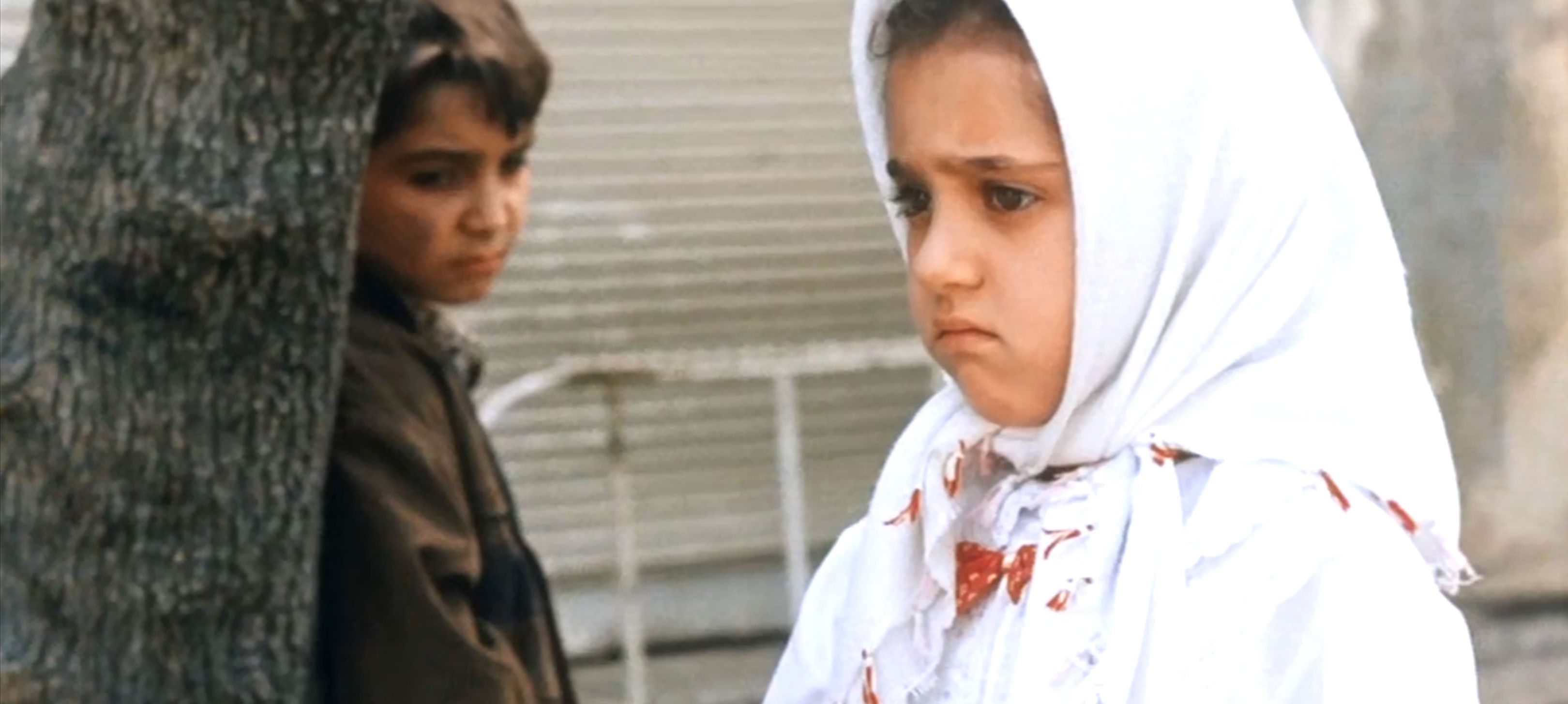 机车手碾压女孩梦想 兄妹束手无策 白气球出手救场