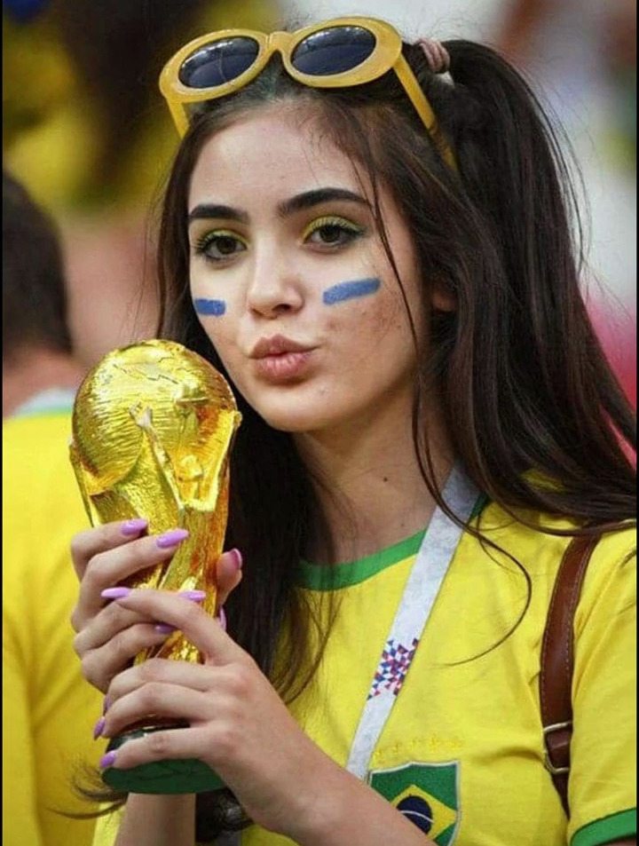 那些将球衣穿出时尚感的女球迷——巴西篇 球衣穿搭 女球迷穿搭